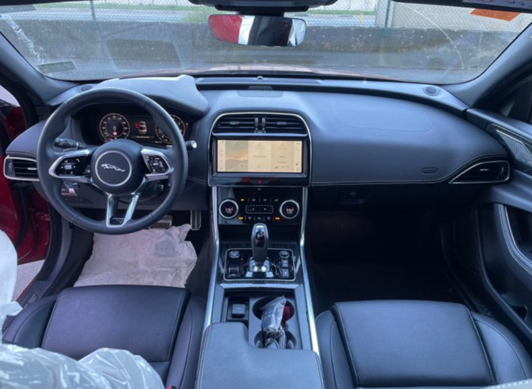 Jaguar XE P300 Sport