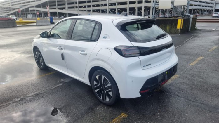Peugeot e-208