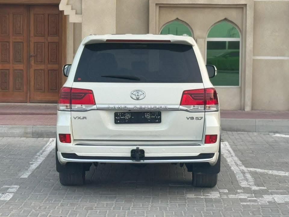 TOYOTA LAND CRUISER