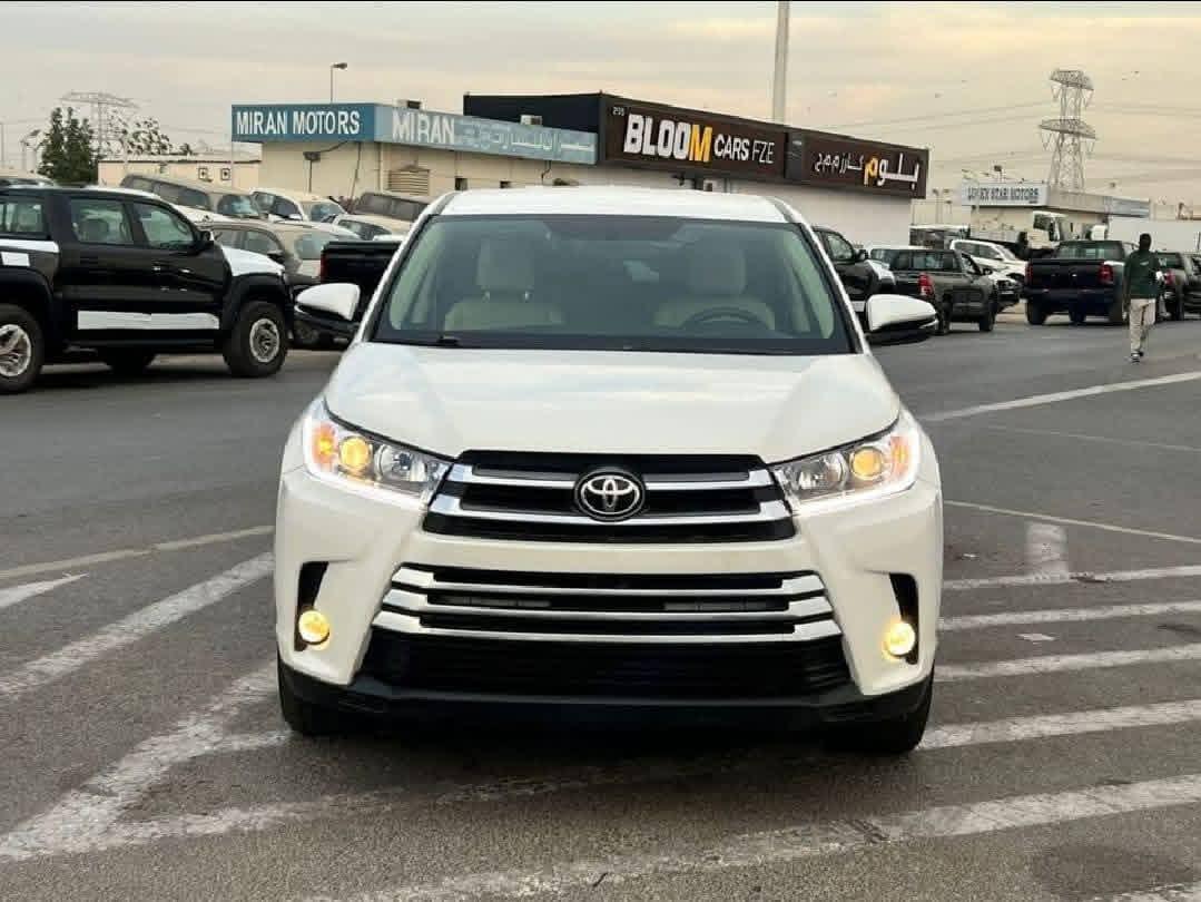 TOYOTA HIGHLANDER