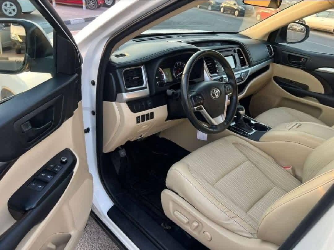 TOYOTA HIGHLANDER