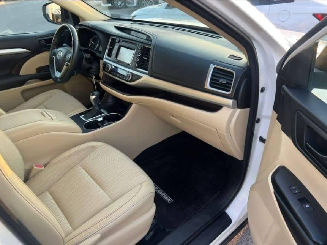 TOYOTA HIGHLANDER