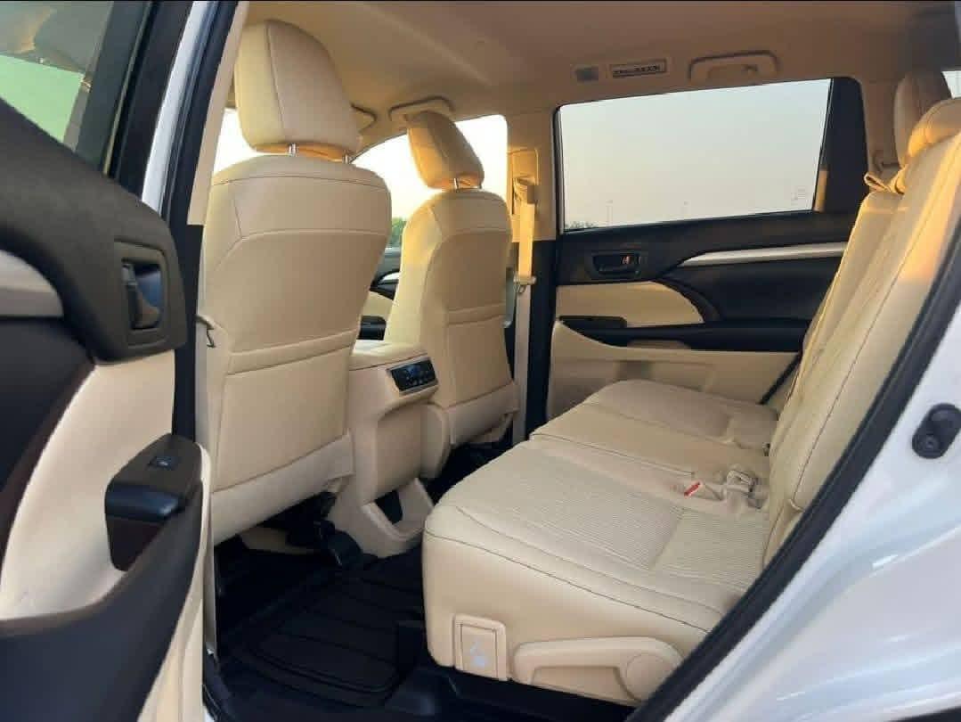 TOYOTA HIGHLANDER