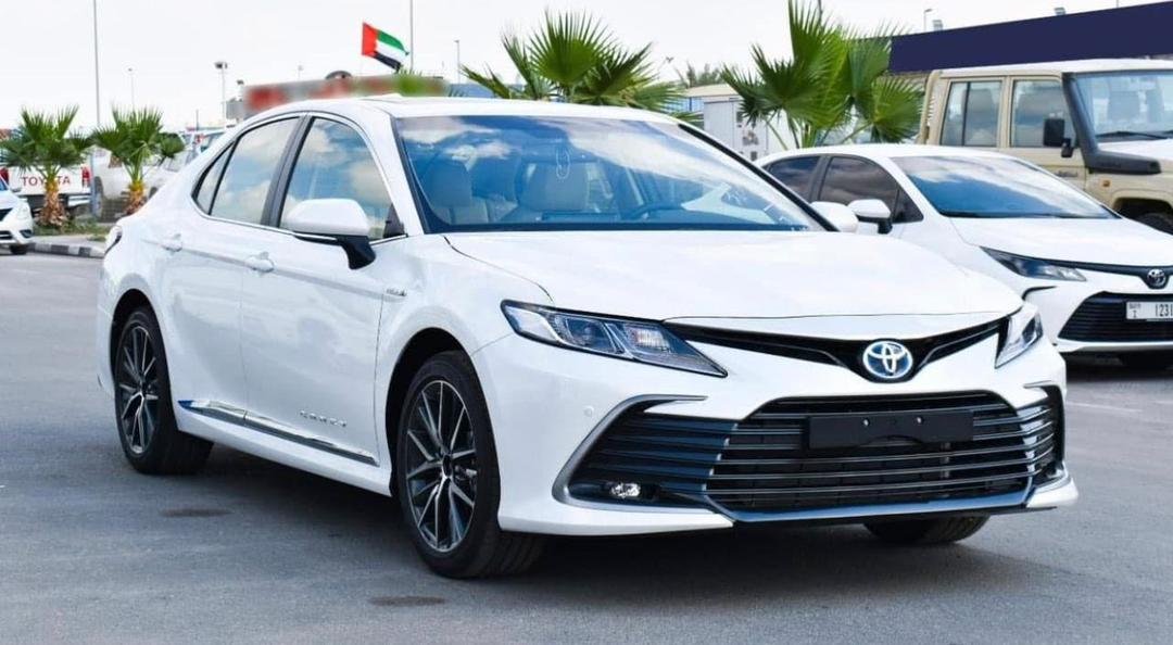 TOYOTA CAMRY