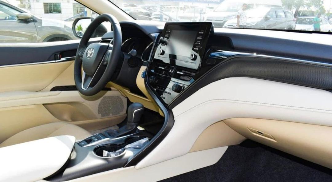 TOYOTA CAMRY