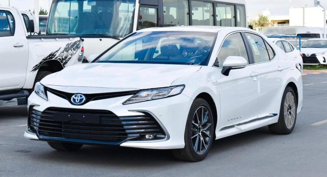 TOYOTA CAMRY
