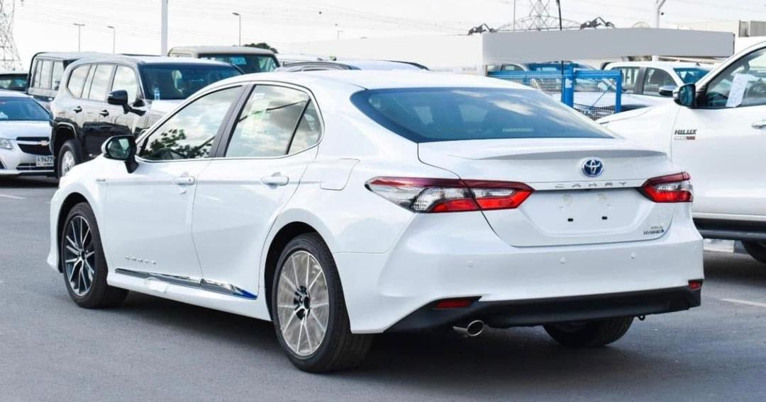 TOYOTA CAMRY