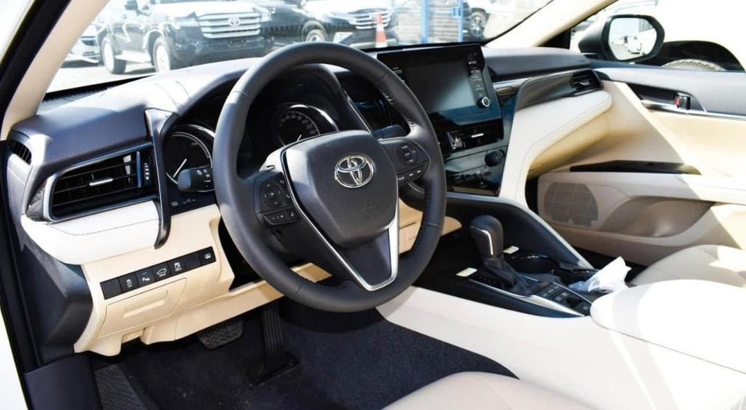 TOYOTA CAMRY