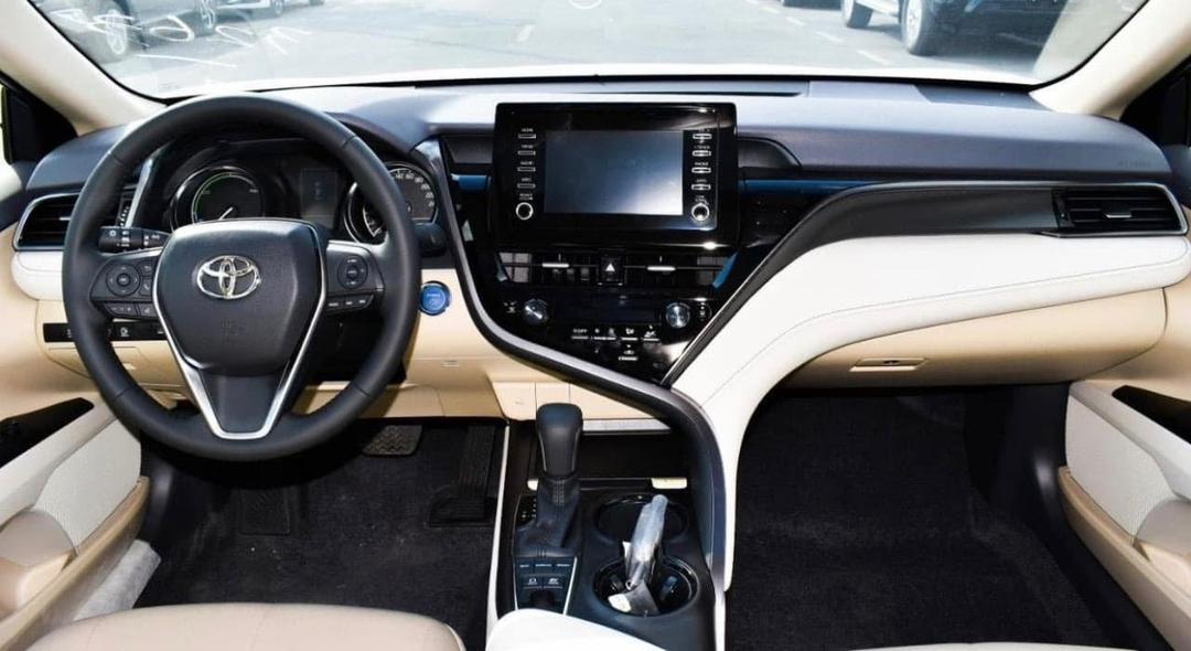 TOYOTA CAMRY