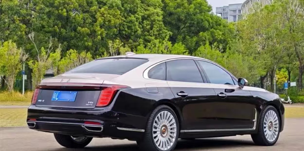 Hongqi H9 2024 - Dakar